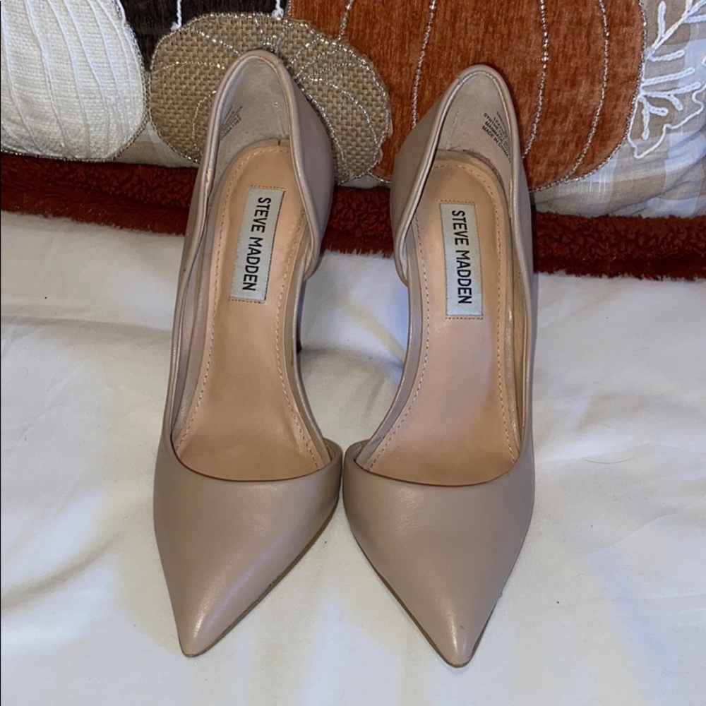 Steve Madden nude heels